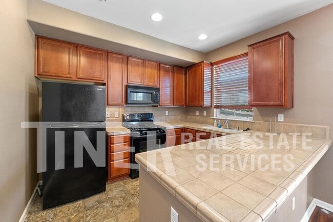 Building Photo - 6550 Hearthstone Cir