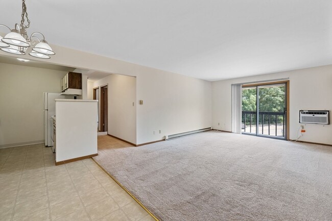 Building Photo - Upper 2 Bedroom 1.5 Bathroom Apartment  Available