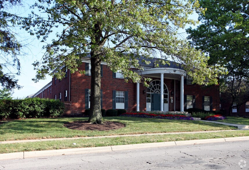 Williamsburg Square 5521 Chatford Sq Columbus OH 43232 Apartment Finder