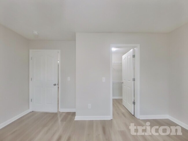 Building Photo - 1820 Elizabeth Ln