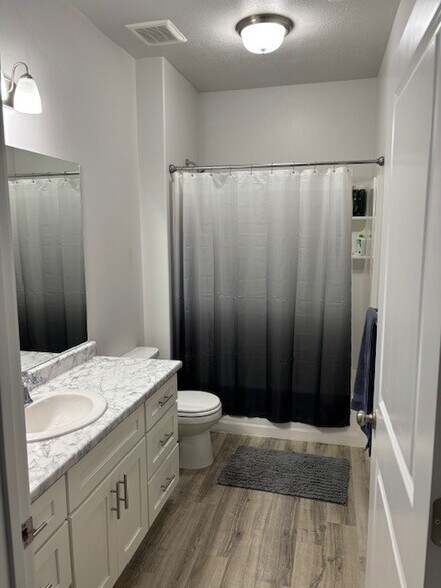 Building Photo - 180 W 1575 N