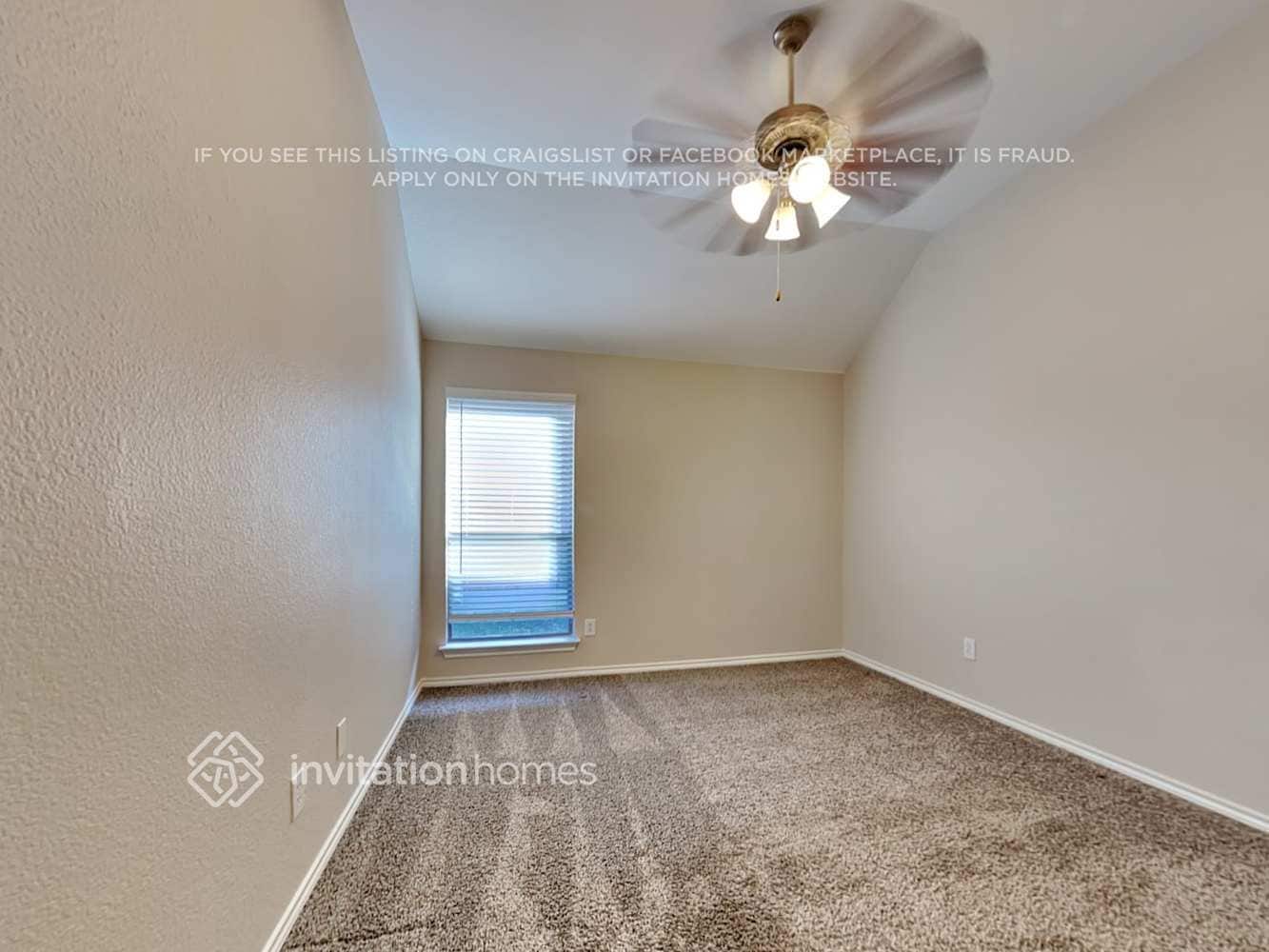 Building Photo - 10645 Devinstone Dr