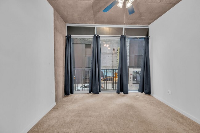 Building Photo - 301 Demonbreun St