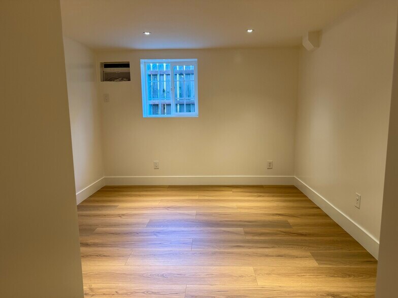 Building Photo - 3918 Woolwine Dr