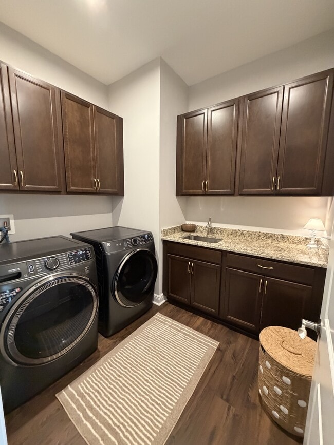 Building Photo - 8346 Puccini Way