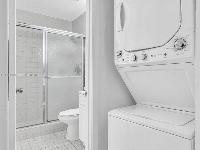 Building Photo - 3558 Magellan Cir