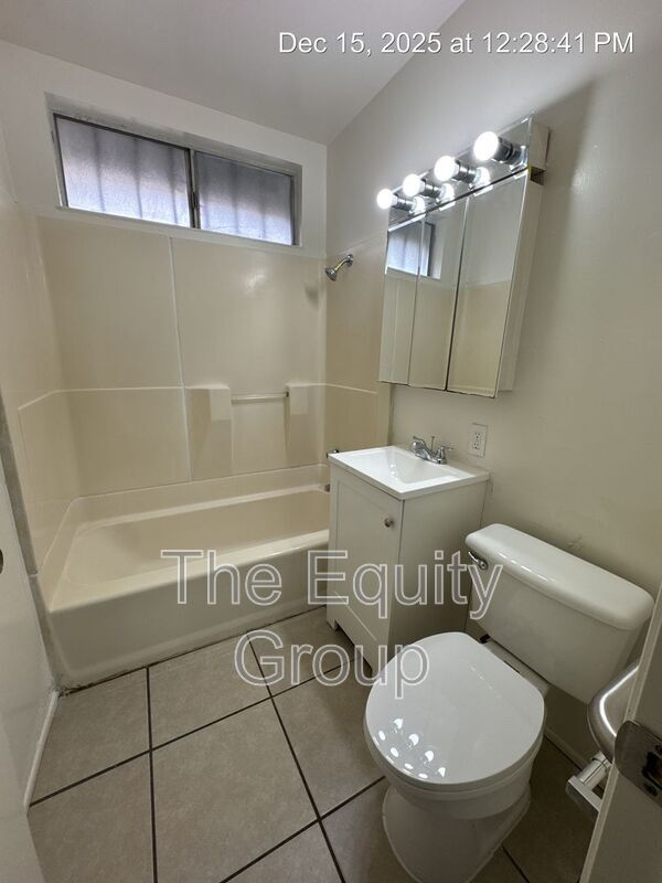 Building Photo - 514 S Bridge St