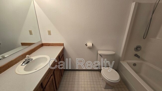 Building Photo - 5205 S Smith Ct