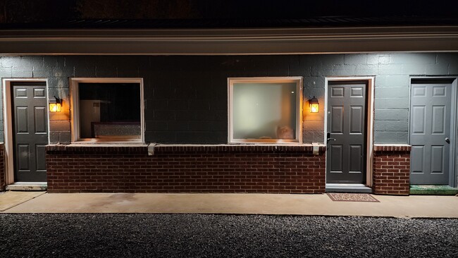 Building Photo - The Cottages at Mink Place