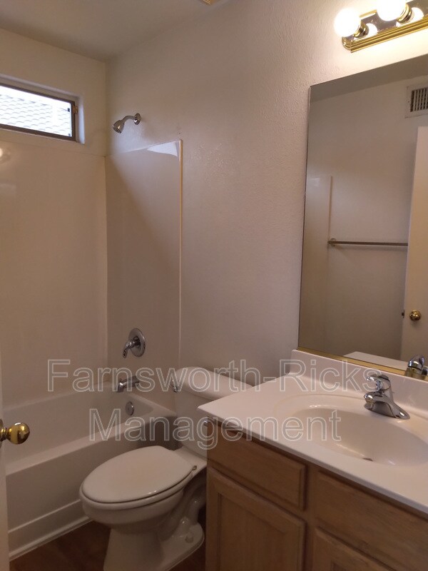 Building Photo - 11506 E Persimmon Ave