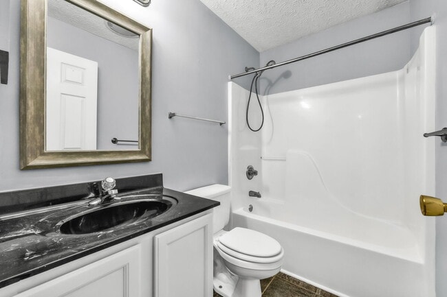 Building Photo - 912 Lyme Brook Ln