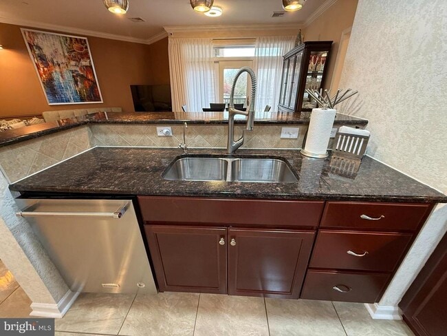 Building Photo - 266 Carson Terrace