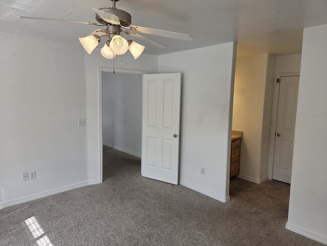 Building Photo - 1760 Pages Pl Dr