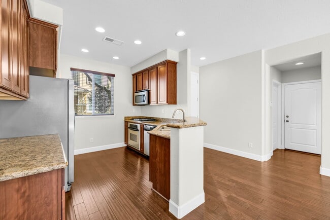 Building Photo - 9 Dulcibbella Pl