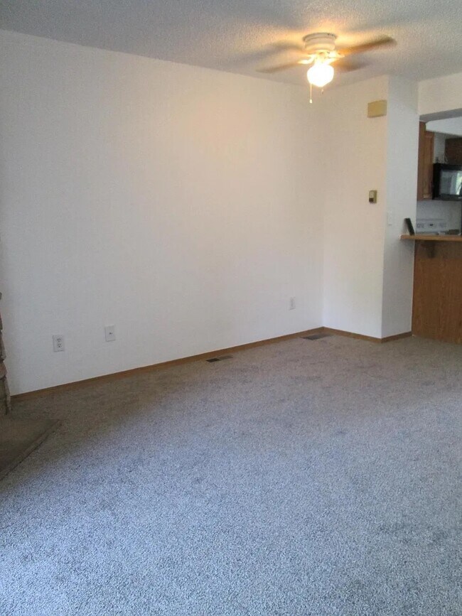 Building Photo - 2744 E Nichols Cir