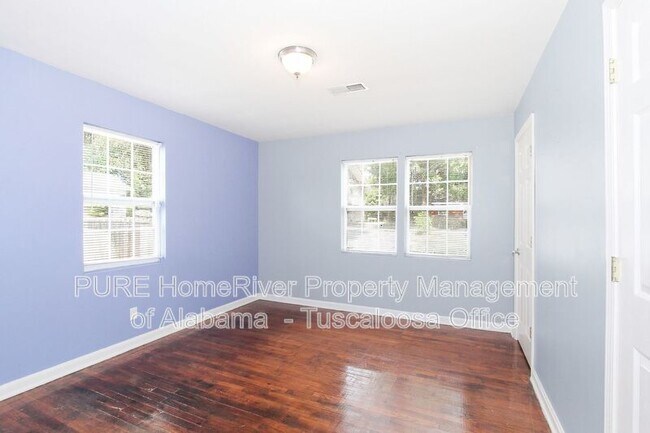 Building Photo - 2830 18th Ave
