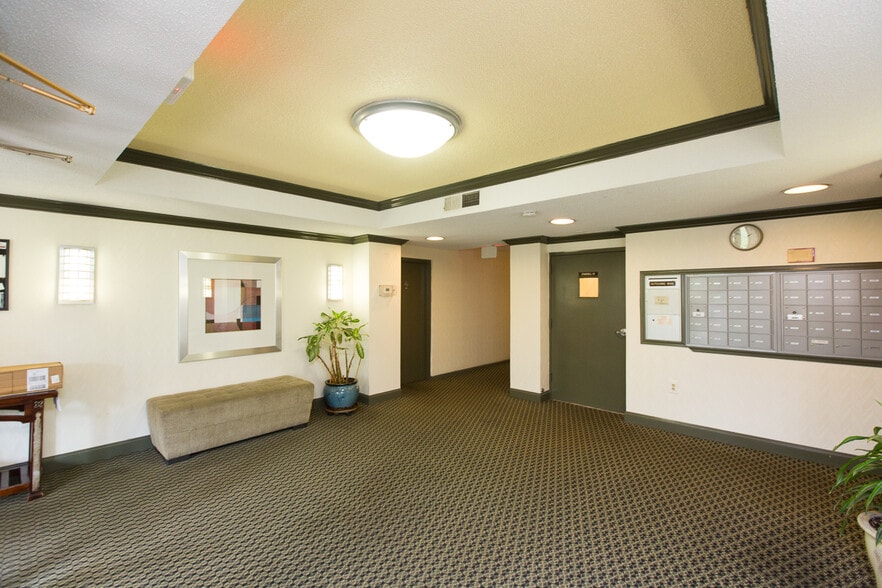 Building Photo - 2630 Adams Mill Rd NW
