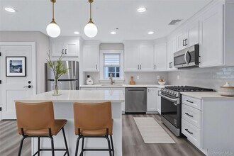 Building Photo - 110 School St