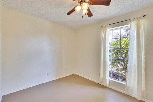 Building Photo - 1002 Bodark Ln