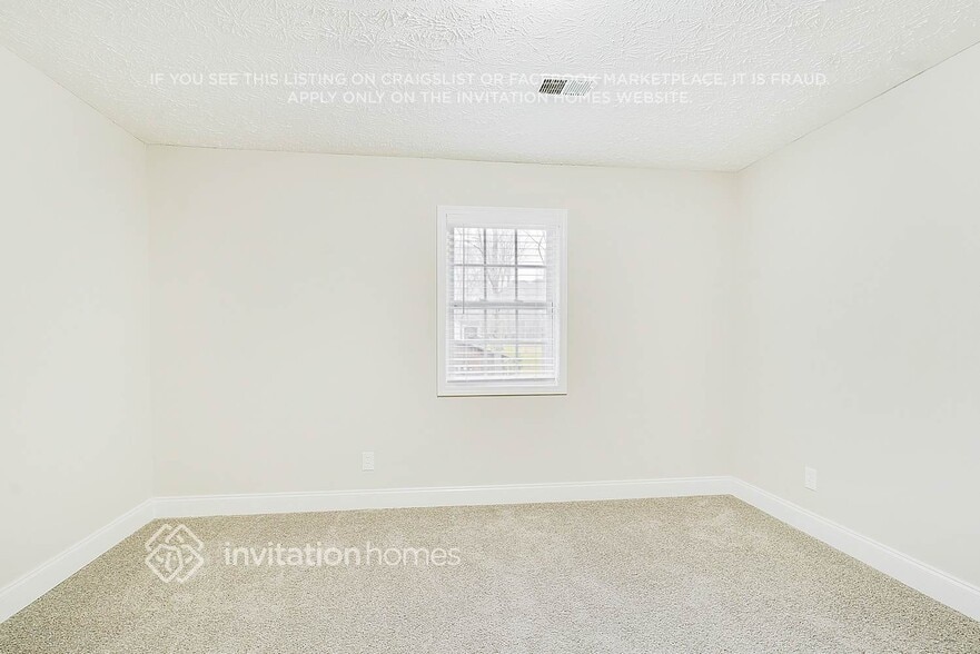 Building Photo - 5484 Pine Dr SW