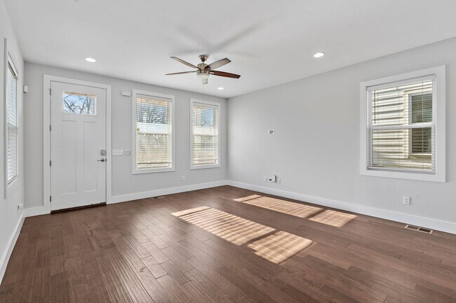 Building Photo - Available Now! 4 Bed, 3.5 Bath, Convenient...