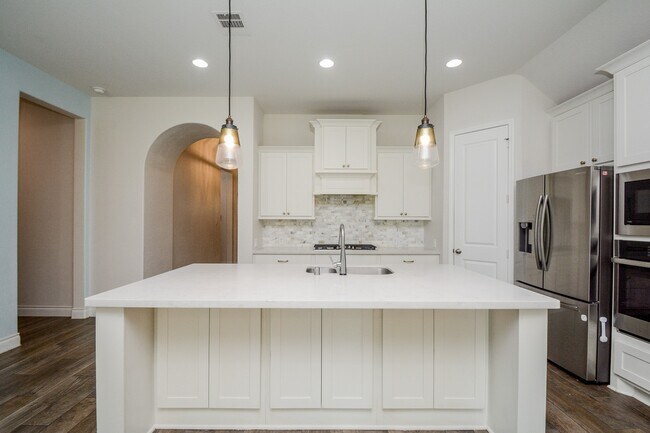 Building Photo - 28127 Knight Peak Dr