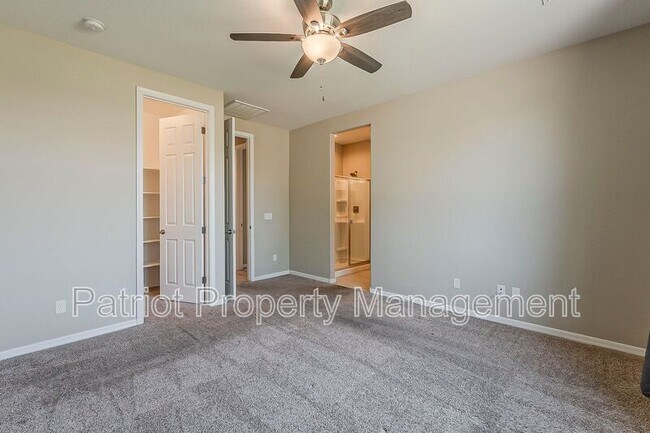 Building Photo - 25930 N Langley Dr