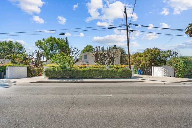 Building Photo - 17814 Parthenia St