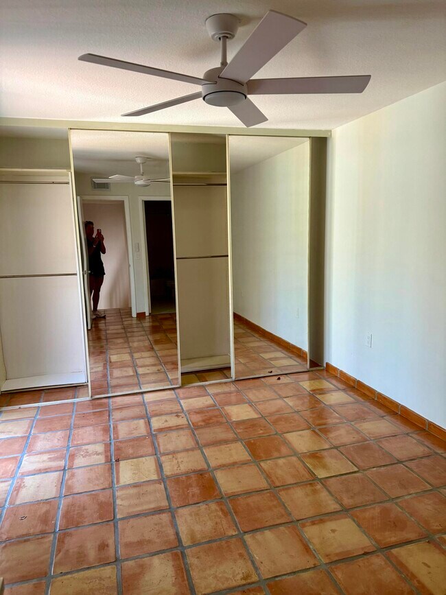 Building Photo - 2431 24th Ct