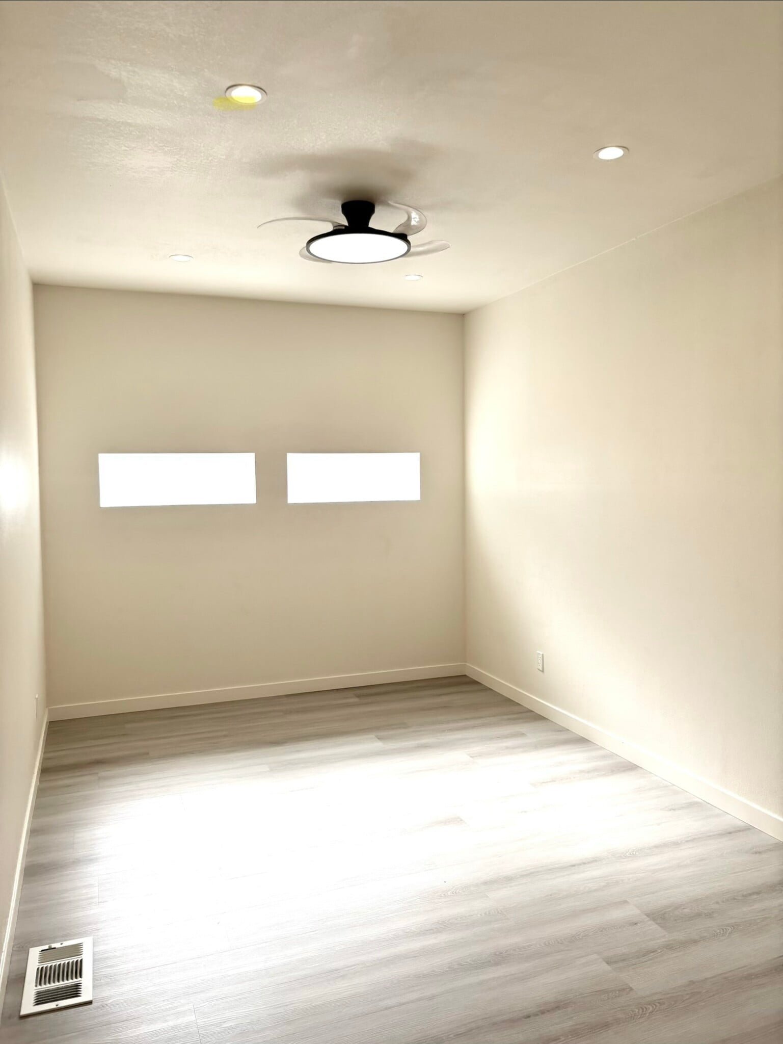 Living Room - 625 Craig Ave