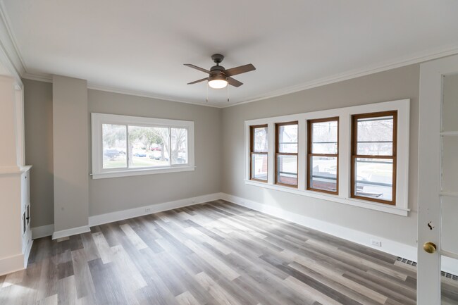 Building Photo - 1056 Watson St SW