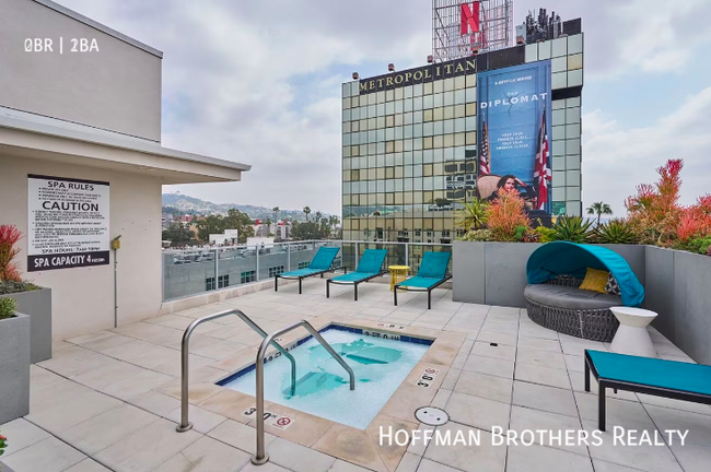 Building Photo - 5839 W Sunset Blvd