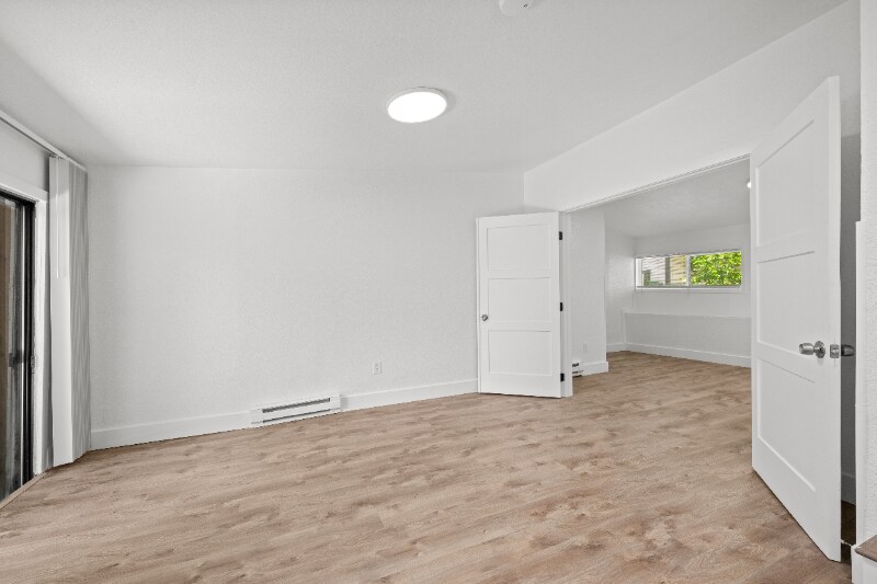 Building Photo - 363 S Meade St