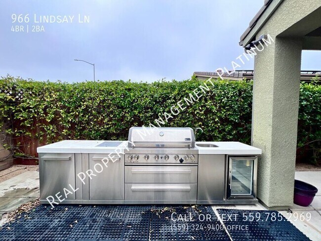 Building Photo - 966 Lindsay Ln