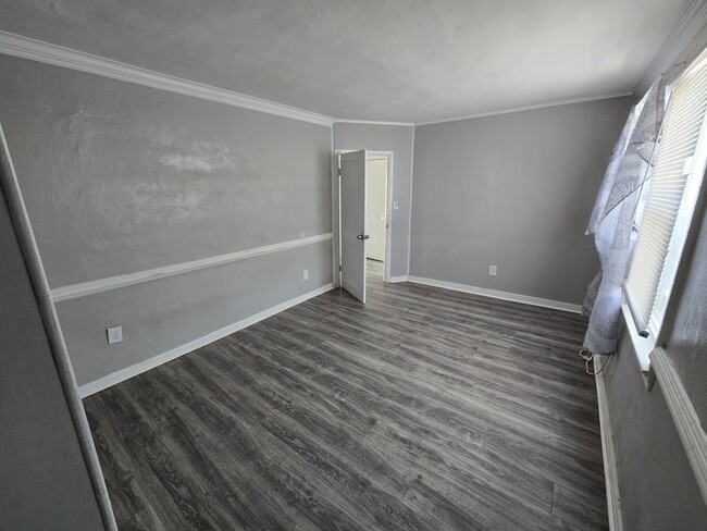 Building Photo - 530 Bellwood Rd