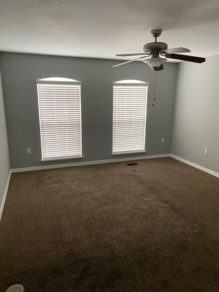 Building Photo - 7056 Saint Ives Ct