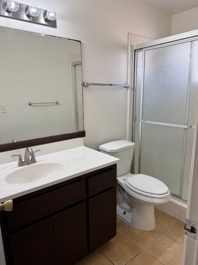 Building Photo - Beautiful 4 bed - 2 bath in Mesa!