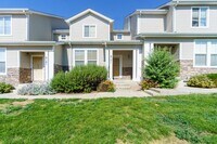 Building Photo - Beautiful townhome on Snow Bowl for Rent!