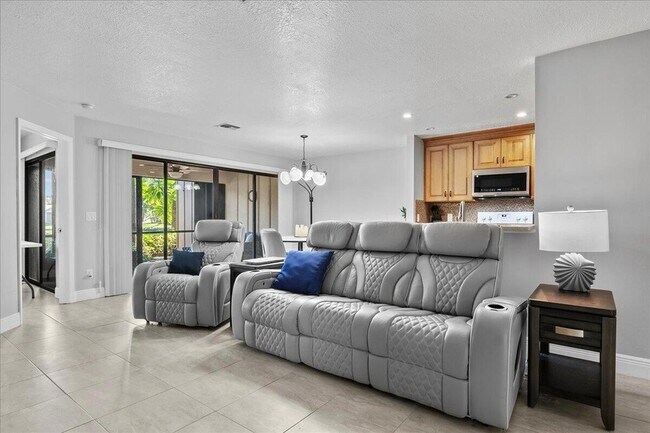 Building Photo - 400 Crosswinds Dr