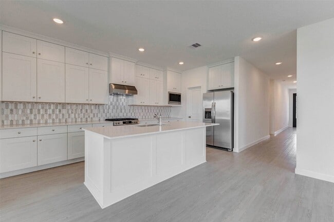 Building Photo - 31715 Wild Mdw Dr