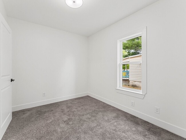 Building Photo - 8534 Orchard Ave