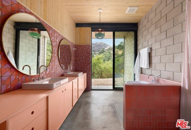 Building Photo - 20485 Medley Ln