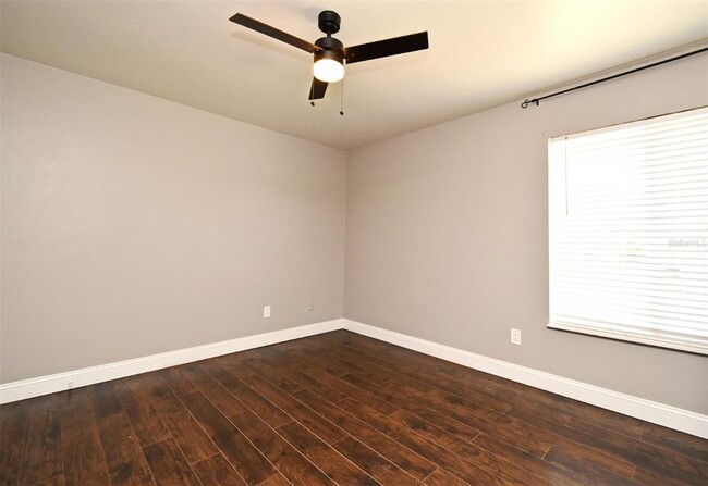 Building Photo - 1242 Ravida Woods Dr