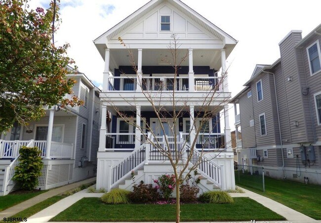 Building Photo - 153 Asbury Ave