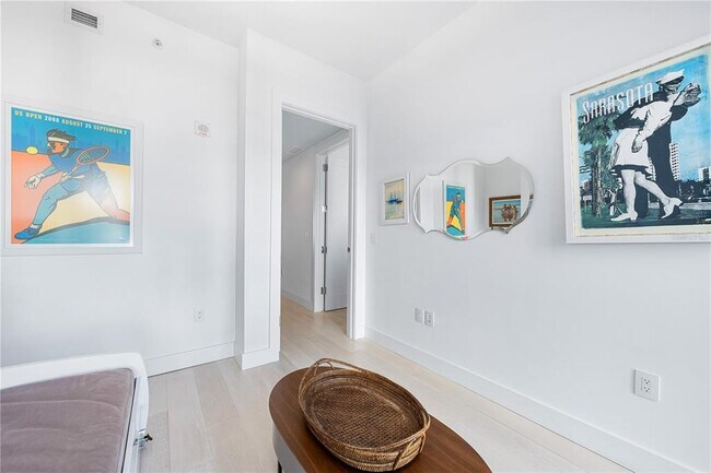 Building Photo - 1155 N Gulfstream Ave