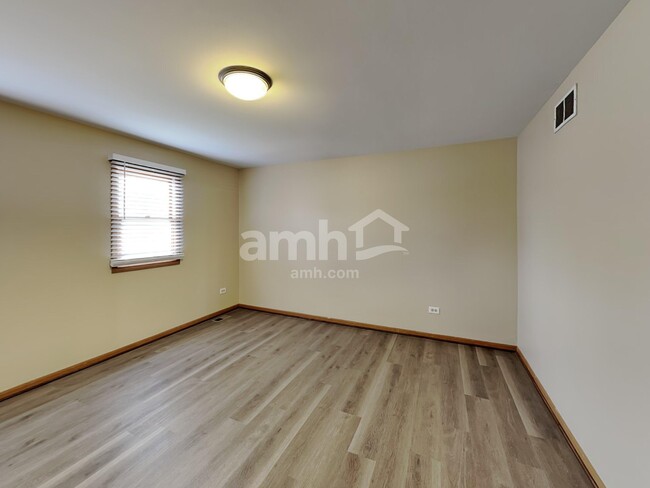 Building Photo - 204 Brink Dr