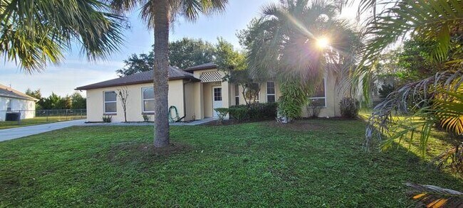 Building Photo - Single Family Home in Village 3 Poinciana