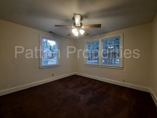 Building Photo - 1432-1434 Sunnyside Drive - Outside CoC - R13908-02-09