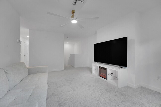 Building Photo - 6371 Windwood Wy