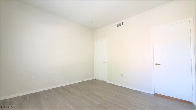 Building Photo - 2141 Hussium Hills St